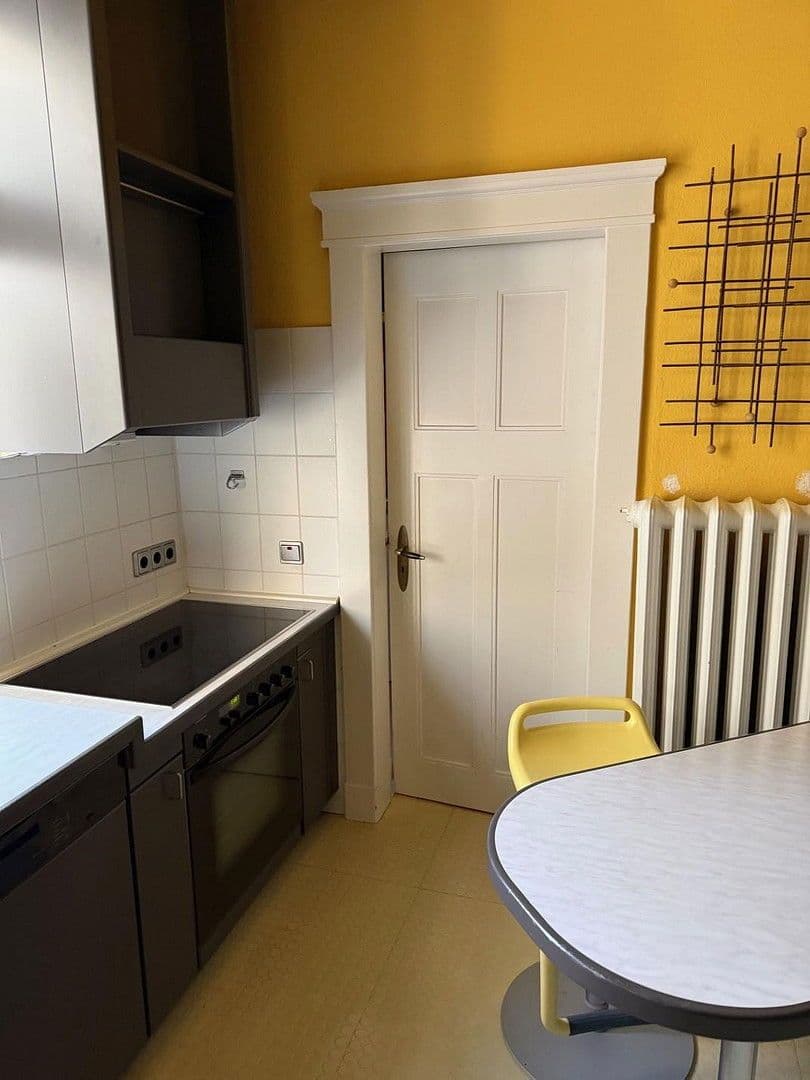 Prenájom bytu 7-izbový 220 m², Oldenburg (Oldenburg), Dolné Sasko Prenájom bytu 7-izbový 220 m², Oldenburg (Oldenburg), Dolné Sasko