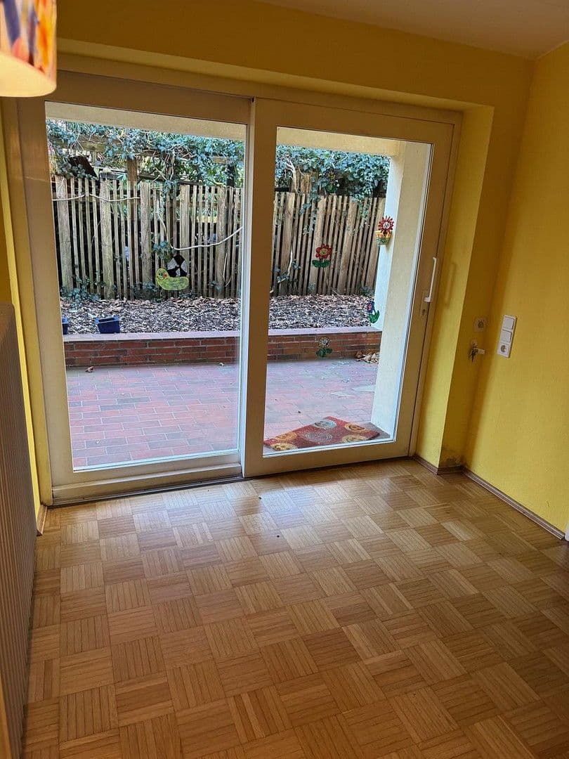 Prenájom bytu 7-izbový 220 m², Oldenburg (Oldenburg), Dolné Sasko Prenájom bytu 7-izbový 220 m², Oldenburg (Oldenburg), Dolné Sasko