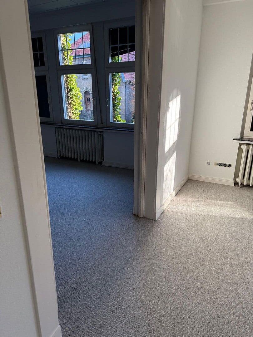 Prenájom bytu 7-izbový 220 m², Oldenburg (Oldenburg), Dolné Sasko Prenájom bytu 7-izbový 220 m², Oldenburg (Oldenburg), Dolné Sasko