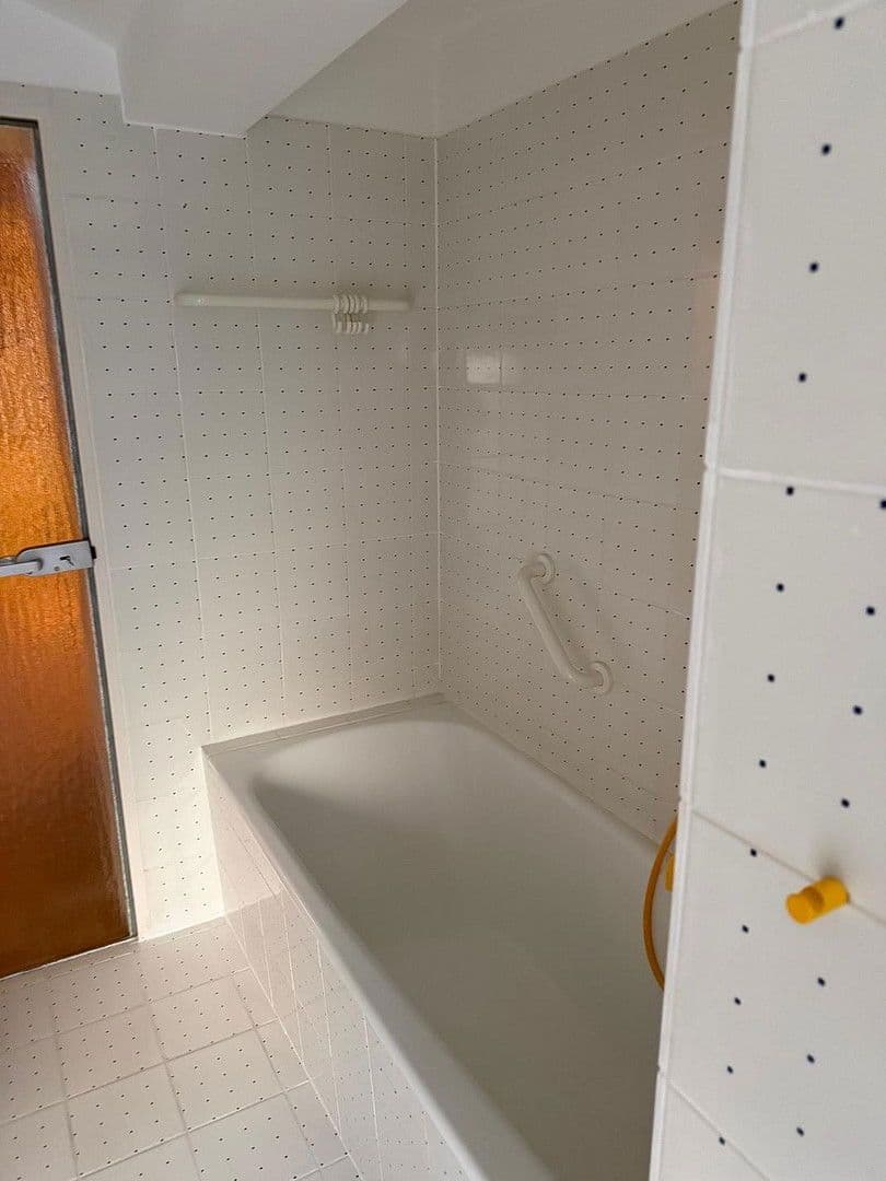 Prenájom bytu 7-izbový 220 m², Oldenburg (Oldenburg), Dolné Sasko Prenájom bytu 7-izbový 220 m², Oldenburg (Oldenburg), Dolné Sasko