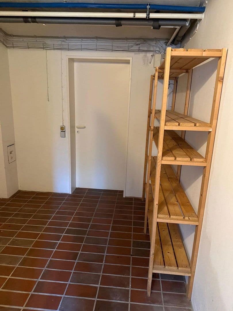 Prenájom bytu 7-izbový 220 m², Oldenburg (Oldenburg), Dolné Sasko Prenájom bytu 7-izbový 220 m², Oldenburg (Oldenburg), Dolné Sasko