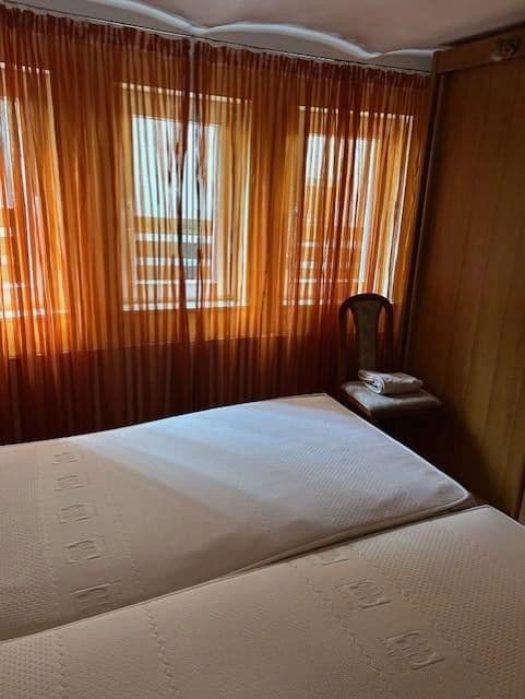 Prenájom bytu 7-izbový 220 m², Oldenburg (Oldenburg), Dolné Sasko Prenájom bytu 7-izbový 220 m², Oldenburg (Oldenburg), Dolné Sasko