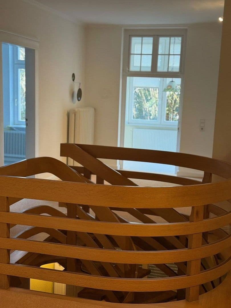 Prenájom bytu 7-izbový 220 m², Oldenburg (Oldenburg), Dolné Sasko Prenájom bytu 7-izbový 220 m², Oldenburg (Oldenburg), Dolné Sasko