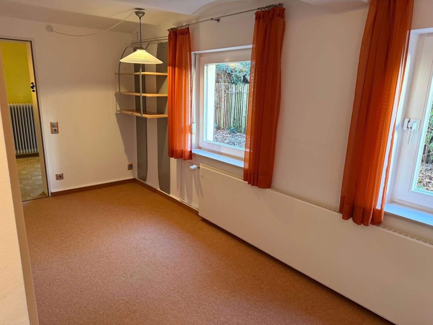 Prenájom bytu 7-izbový 220 m², Oldenburg (Oldenburg), Dolné Sasko Prenájom bytu 7-izbový 220 m², Oldenburg (Oldenburg), Dolné Sasko