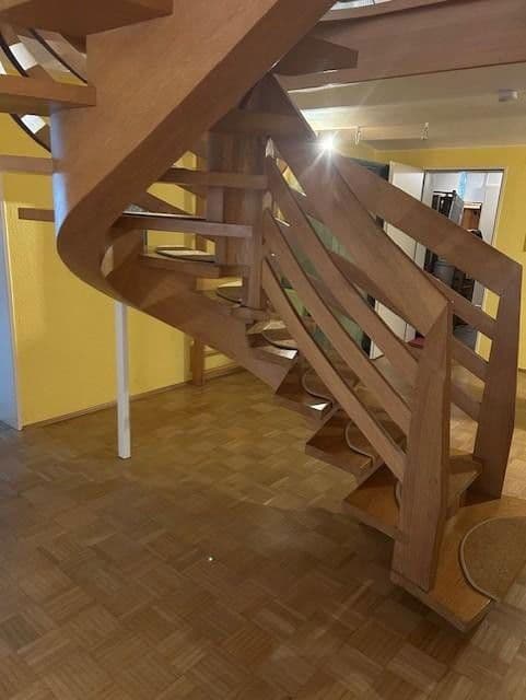 Prenájom bytu 7-izbový 220 m², Oldenburg (Oldenburg), Dolné Sasko Prenájom bytu 7-izbový 220 m², Oldenburg (Oldenburg), Dolné Sasko