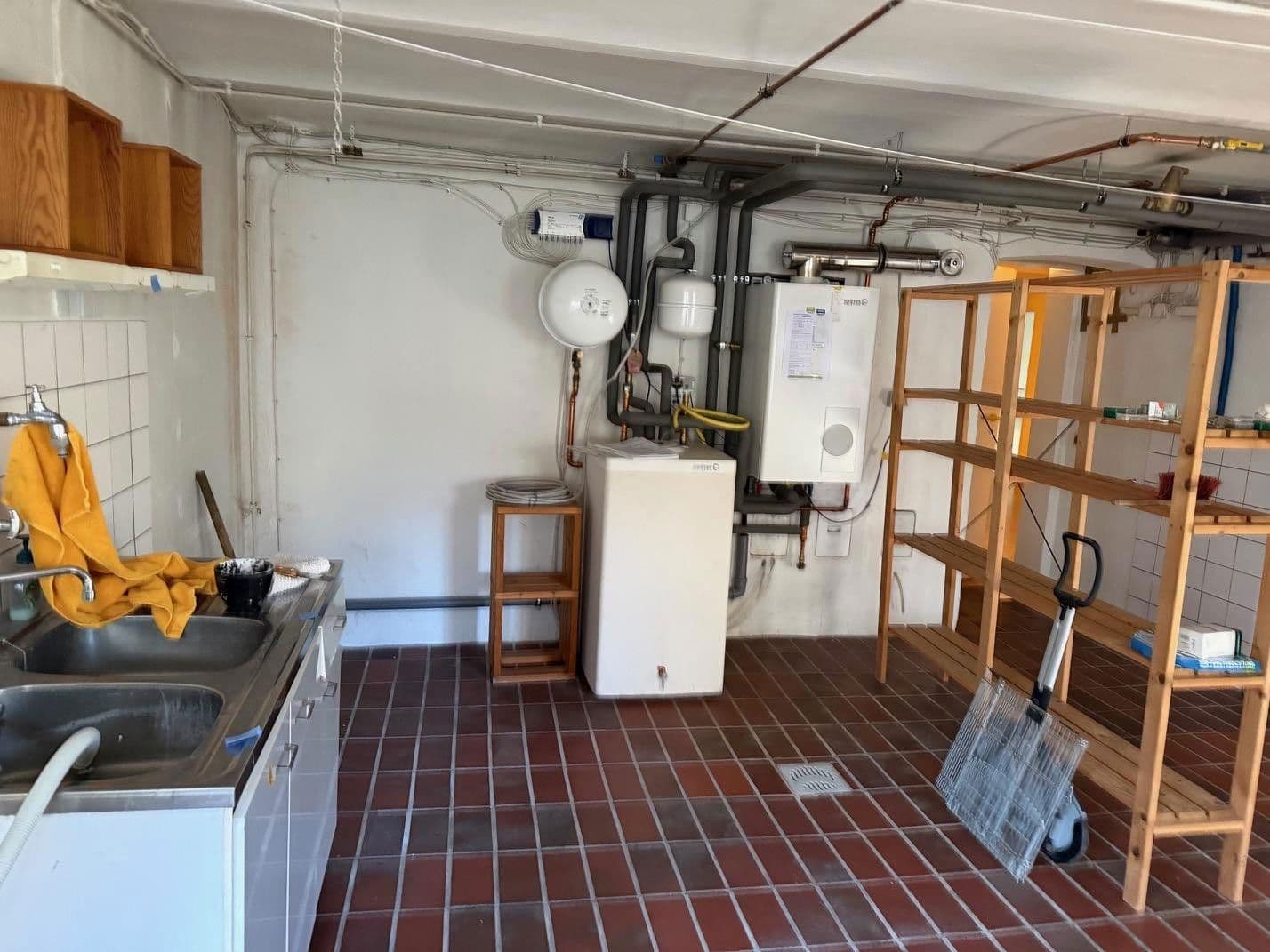 Prenájom bytu 7-izbový 220 m², Oldenburg (Oldenburg), Dolné Sasko Prenájom bytu 7-izbový 220 m², Oldenburg (Oldenburg), Dolné Sasko