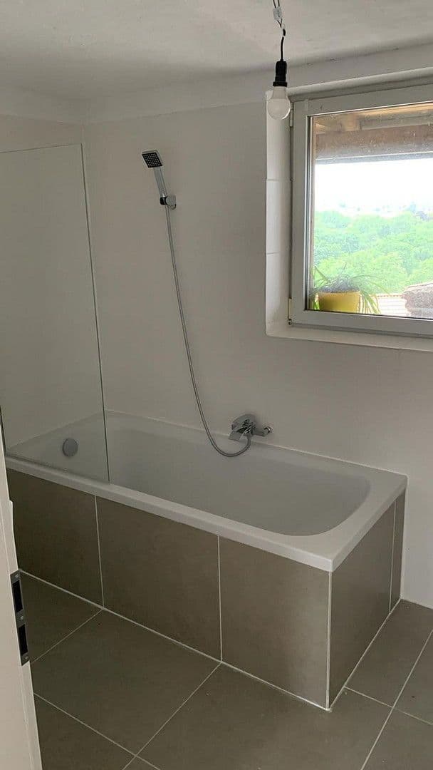 Prenájom bytu 3-izbový 79 m², Bergstraße 56, Apolda, Durínsko Prenájom bytu 3-izbový 79 m², Bergstraße 56, Apolda, Durínsko