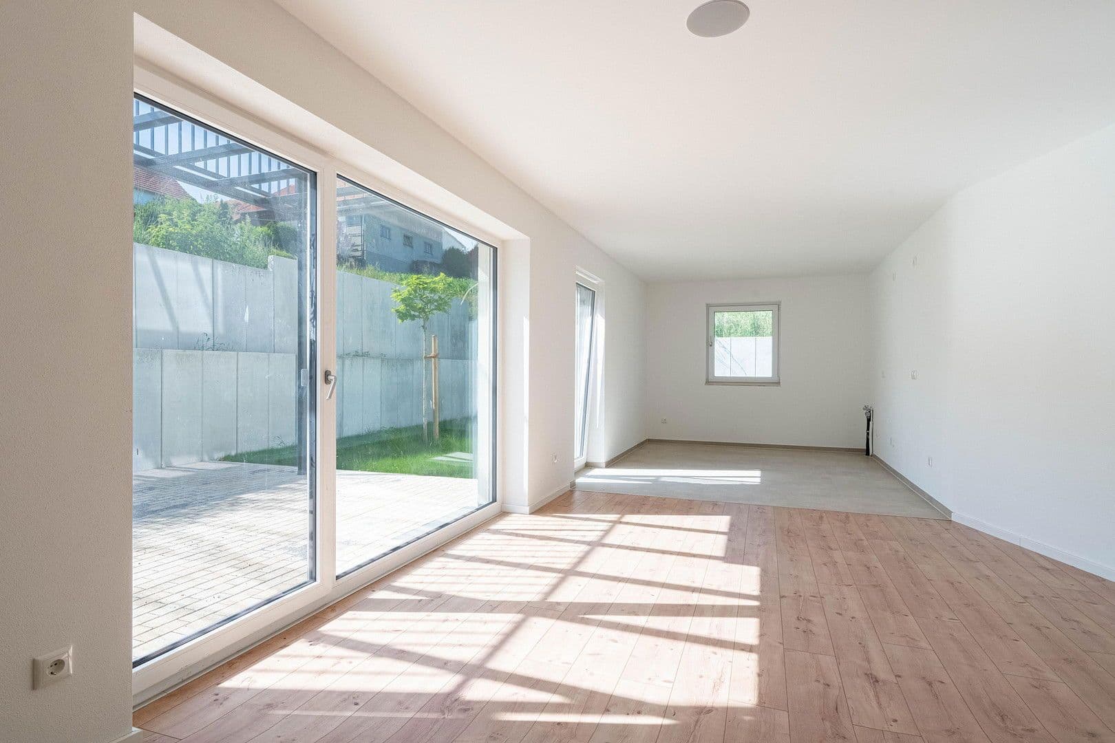 Prenájom bytu 2-izbový 91 m², Fichtelgebirgstraße 6, Sinzing, Bavorsko Prenájom bytu 2-izbový 91 m², Fichtelgebirgstraße 6, Sinzing, Bavorsko