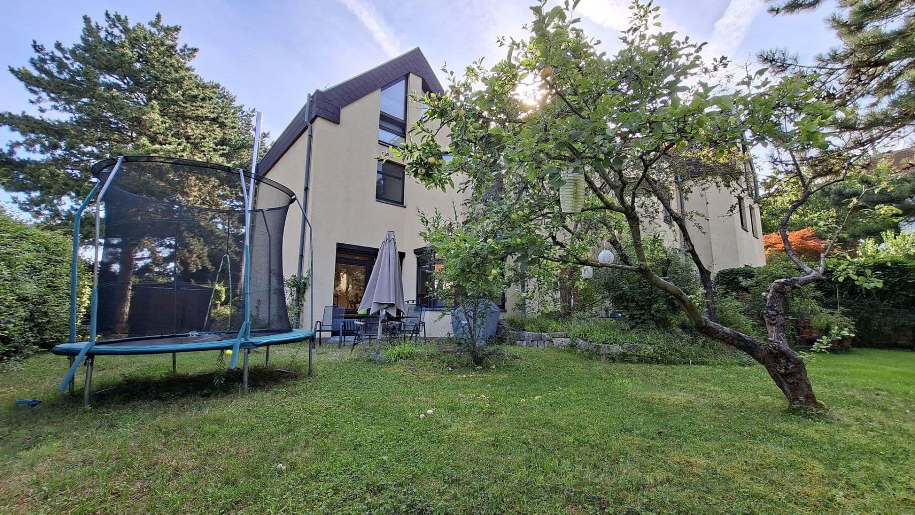 Predaj domu 150 m², pozemek 276 m², Graacher Str. 20, Berlin, Berlín Predaj domu 150 m², pozemek 276 m², Graacher Str. 20, Berlin, Berlín