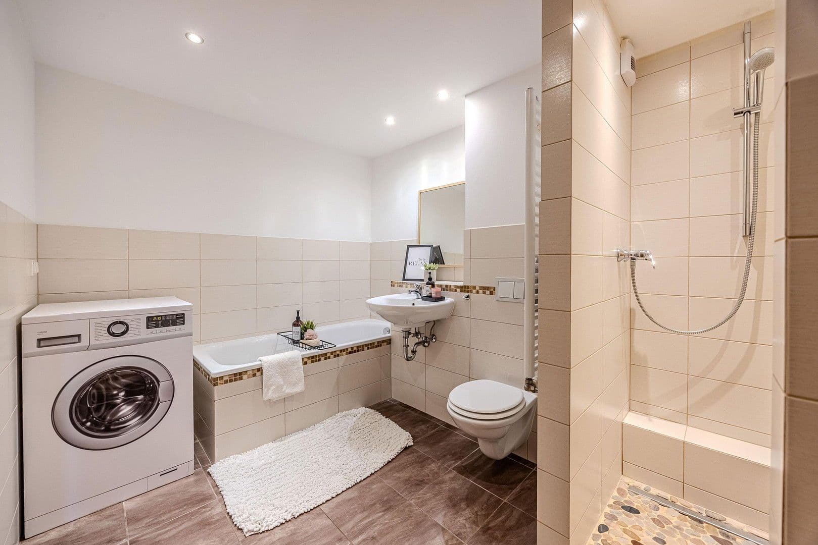 Predaj domu 141 m², pozemek 150 m², Johan-Kaiser-Ring 148, Hanau, Hesensko Predaj domu 141 m², pozemek 150 m², Johan-Kaiser-Ring 148, Hanau, Hesensko