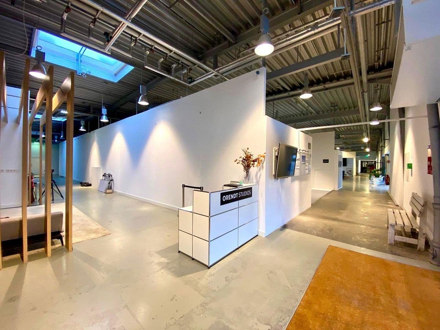 Prenájom nebytového priestoru 3.497 m², Ratingen, Severné Porýnie - Westfálsko Prenájom nebytového priestoru 3.497 m², Ratingen, Severné Porýnie - Westfálsko