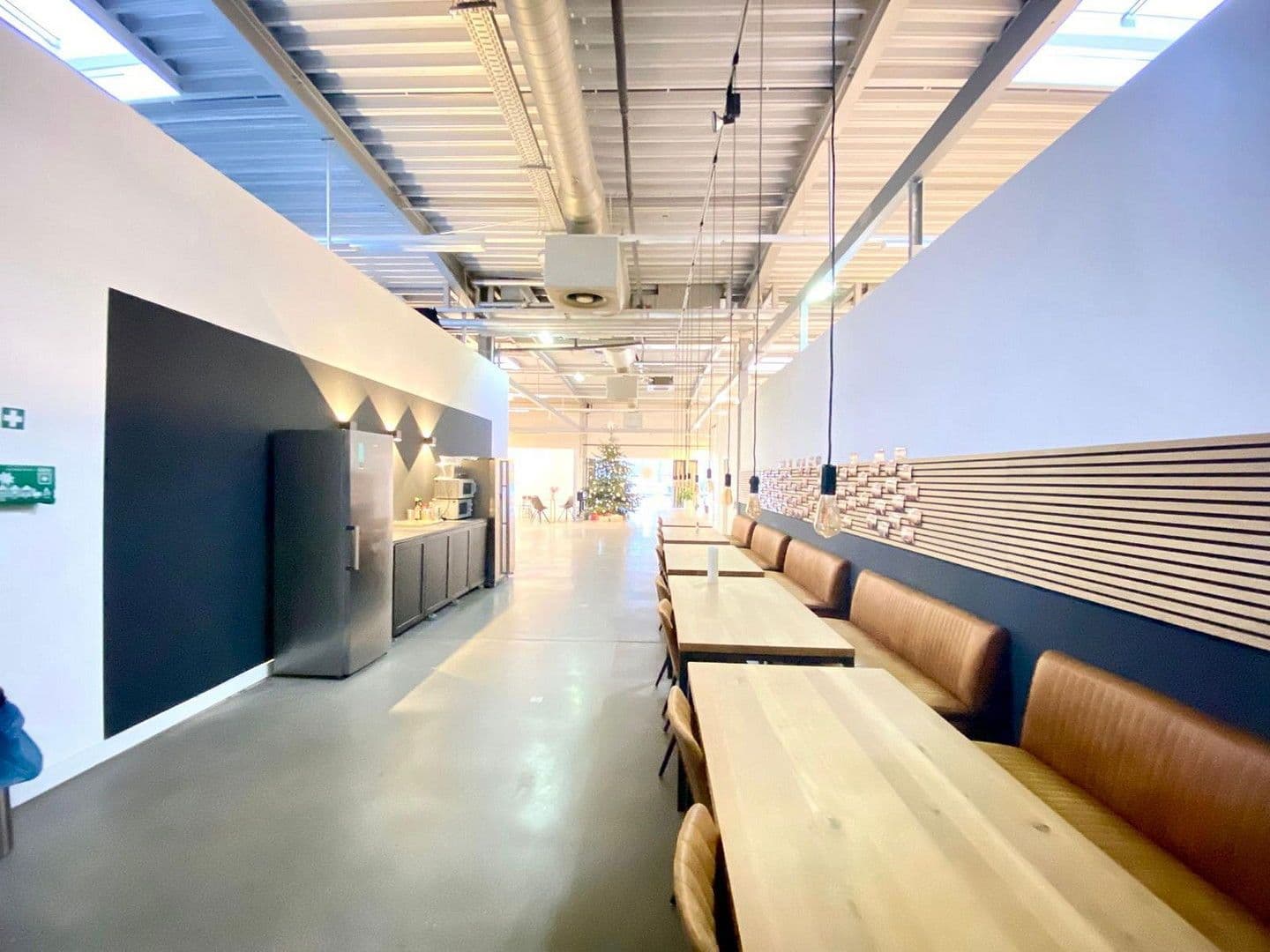 Prenájom nebytového priestoru 3.497 m², Ratingen, Severné Porýnie - Westfálsko Prenájom nebytového priestoru 3.497 m², Ratingen, Severné Porýnie - Westfálsko