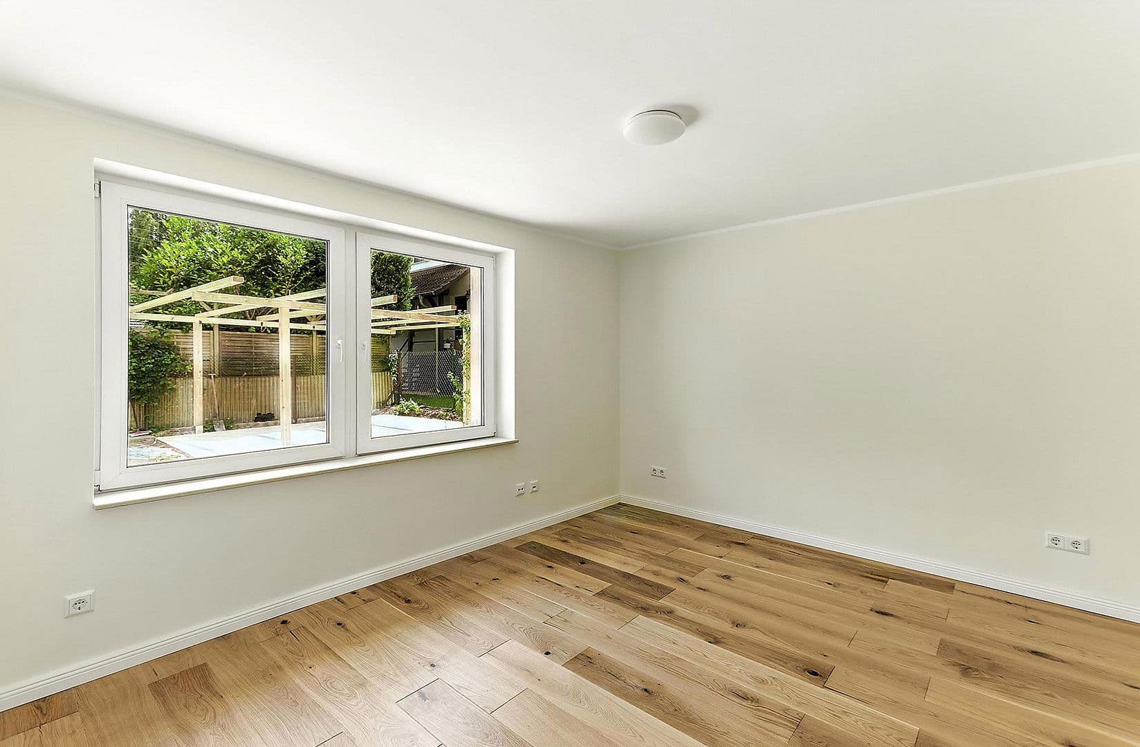 Predaj domu 77 m², pozemek 426 m², Berlin, Berlín Predaj domu 77 m², pozemek 426 m², Berlin, Berlín