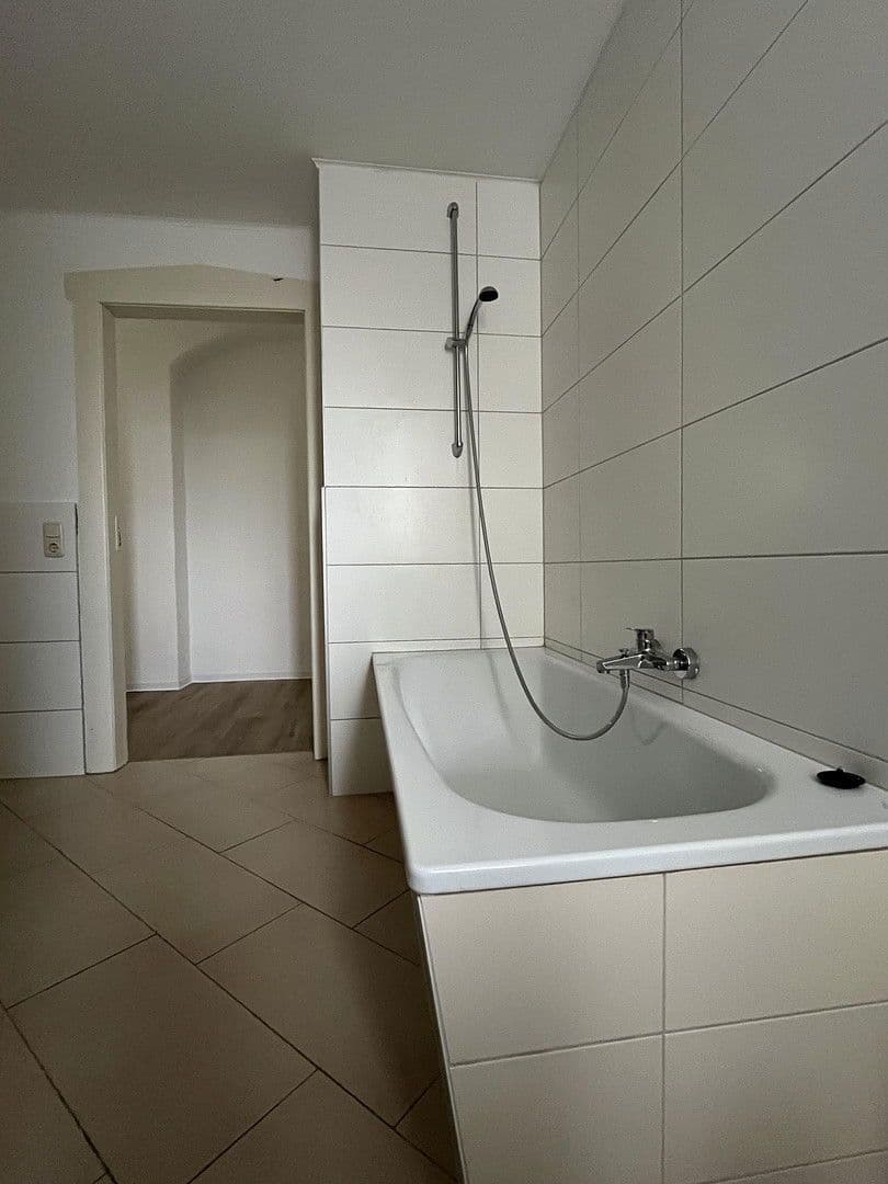 Prenájom bytu 4-izbový 133 m², Lassallestraße 9, Zwickau, Sasko Prenájom bytu 4-izbový 133 m², Lassallestraße 9, Zwickau, Sasko