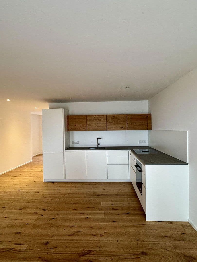 Prenájom bytu 2-izbový 72 m², Happinger Straße 66, Rosenheim, Bavorsko Prenájom bytu 2-izbový 72 m², Happinger Straße 66, Rosenheim, Bavorsko