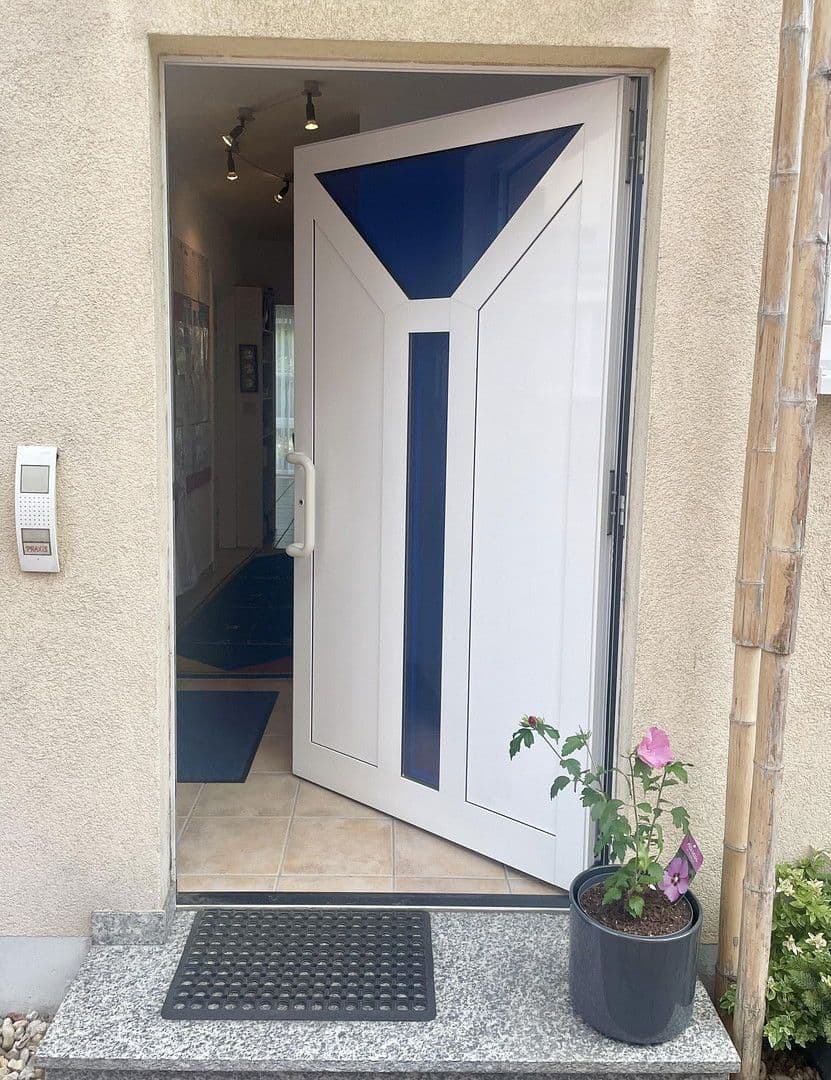 Predaj domu 138 m², pozemek 140 m², Bad Vilbel, Hesensko Predaj domu 138 m², pozemek 140 m², Bad Vilbel, Hesensko