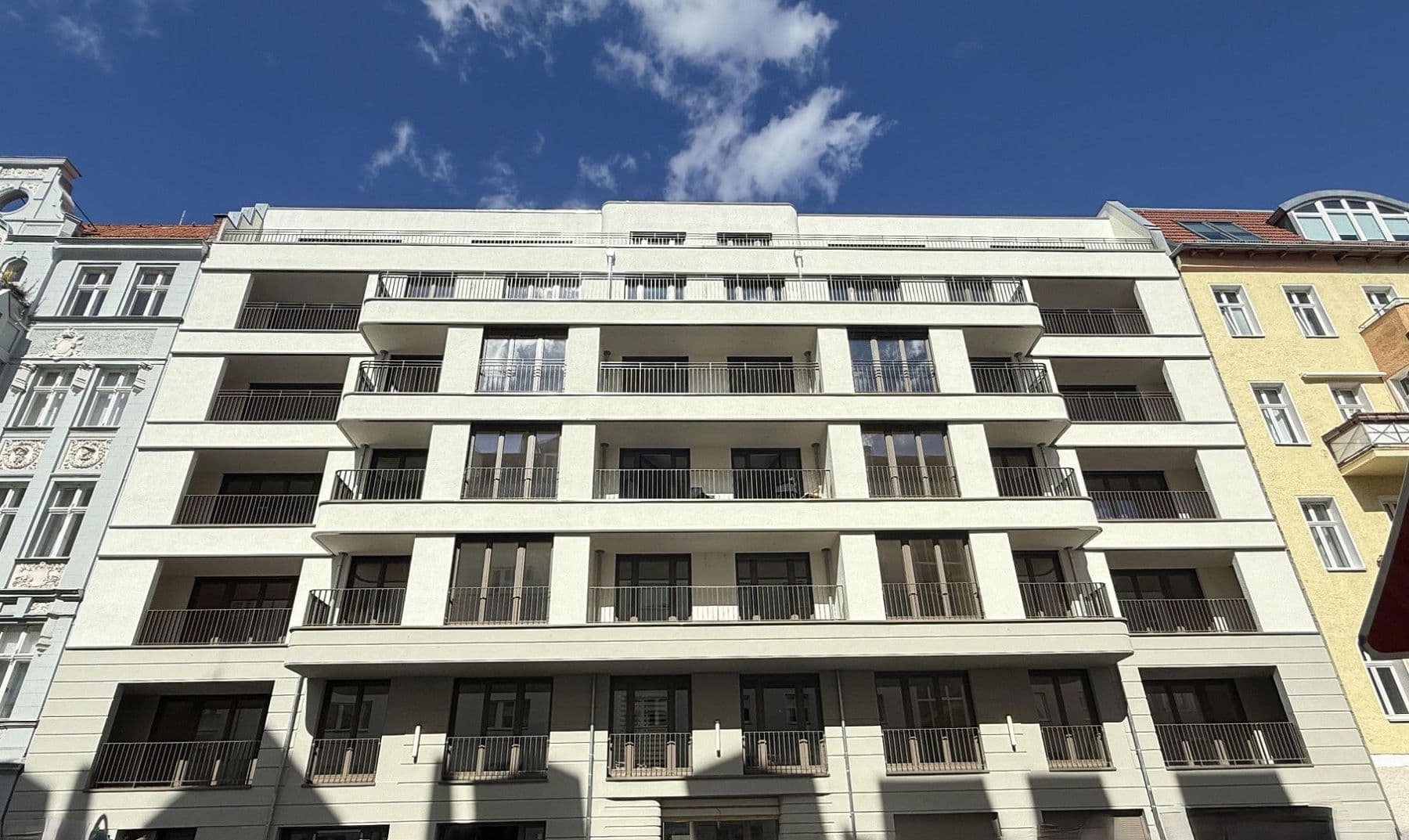 Predaj bytu 4-izbový 108 m², Hohenstaufenstr. 9, Berlin, Berlín Predaj bytu 4-izbový 108 m², Hohenstaufenstr. 9, Berlin, Berlín