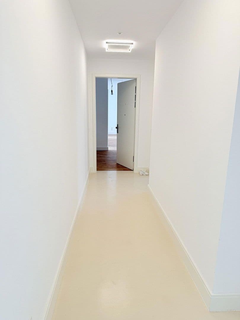 Predaj bytu 4-izbový 108 m², Hohenstaufenstr. 9, Berlin, Berlín Predaj bytu 4-izbový 108 m², Hohenstaufenstr. 9, Berlin, Berlín