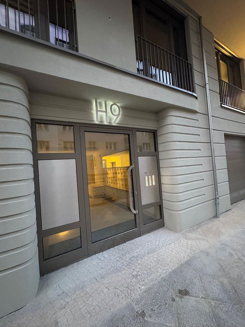 Predaj bytu 4-izbový 108 m², Hohenstaufenstr. 9, Berlin, Berlín Predaj bytu 4-izbový 108 m², Hohenstaufenstr. 9, Berlin, Berlín