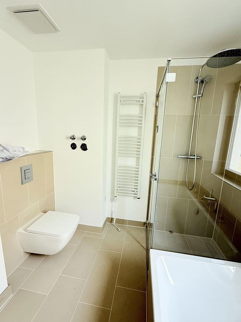 Predaj bytu 3-izbový 72 m², Hohenstaufenstr. 9, Berlin, Berlín Predaj bytu 3-izbový 72 m², Hohenstaufenstr. 9, Berlin, Berlín