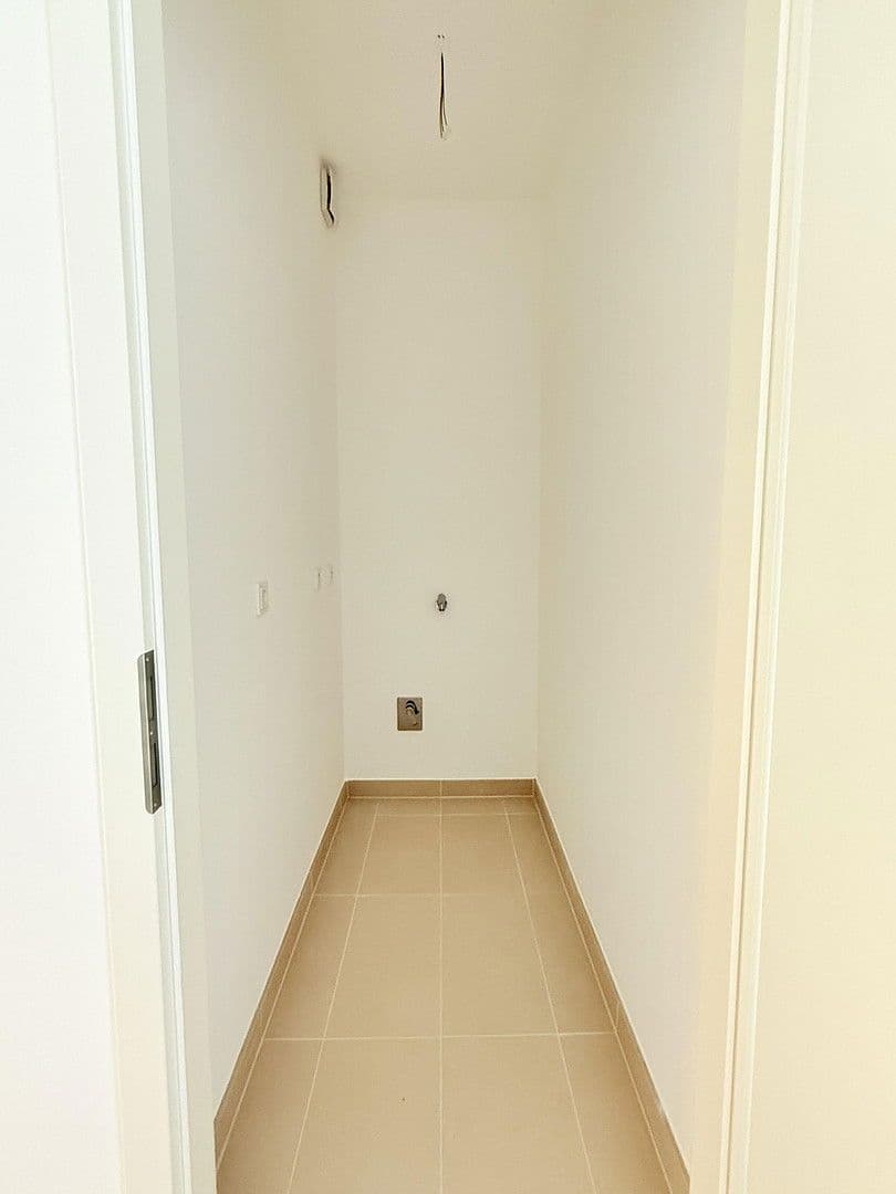Predaj bytu 3-izbový 72 m², Hohenstaufenstraße 9, Berlin, Berlín Predaj bytu 3-izbový 72 m², Hohenstaufenstraße 9, Berlin, Berlín