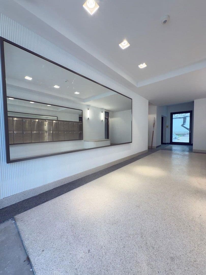 Predaj bytu 3-izbový 72 m², Hohenstaufenstraße 9, Berlin, Berlín Predaj bytu 3-izbový 72 m², Hohenstaufenstraße 9, Berlin, Berlín