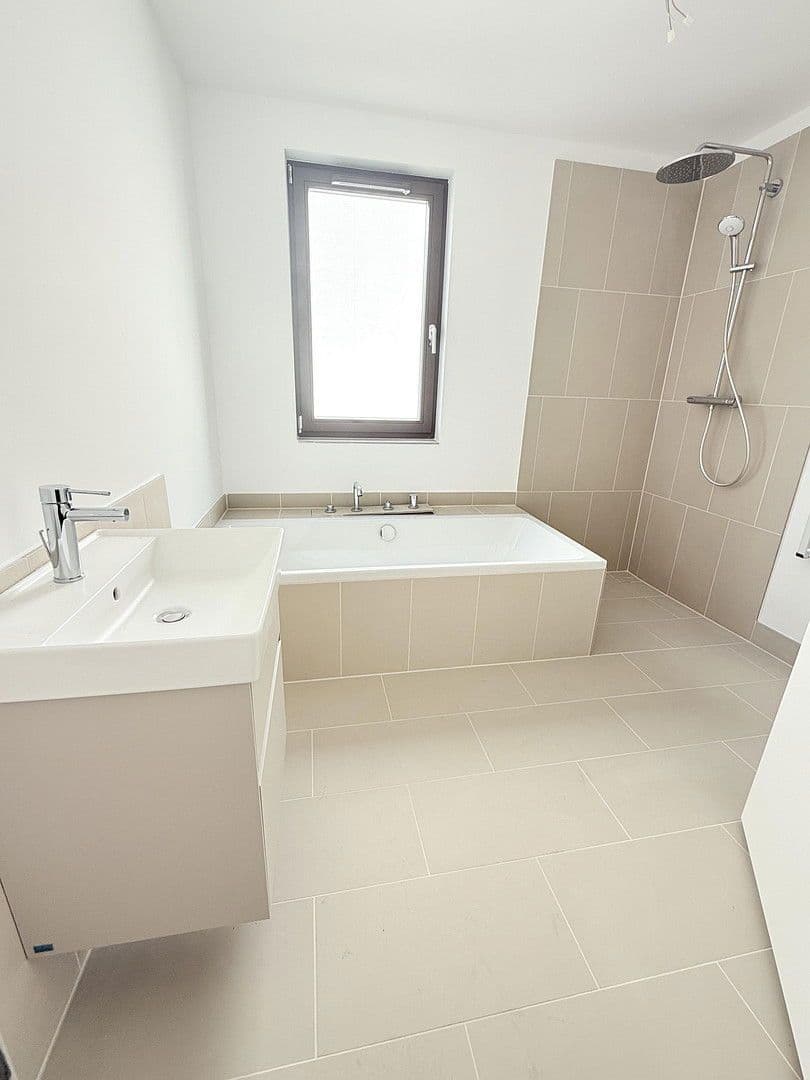 Predaj bytu 4-izbový 114 m², Hohenstaufenstraße 9, Berlin, Berlín Predaj bytu 4-izbový 114 m², Hohenstaufenstraße 9, Berlin, Berlín