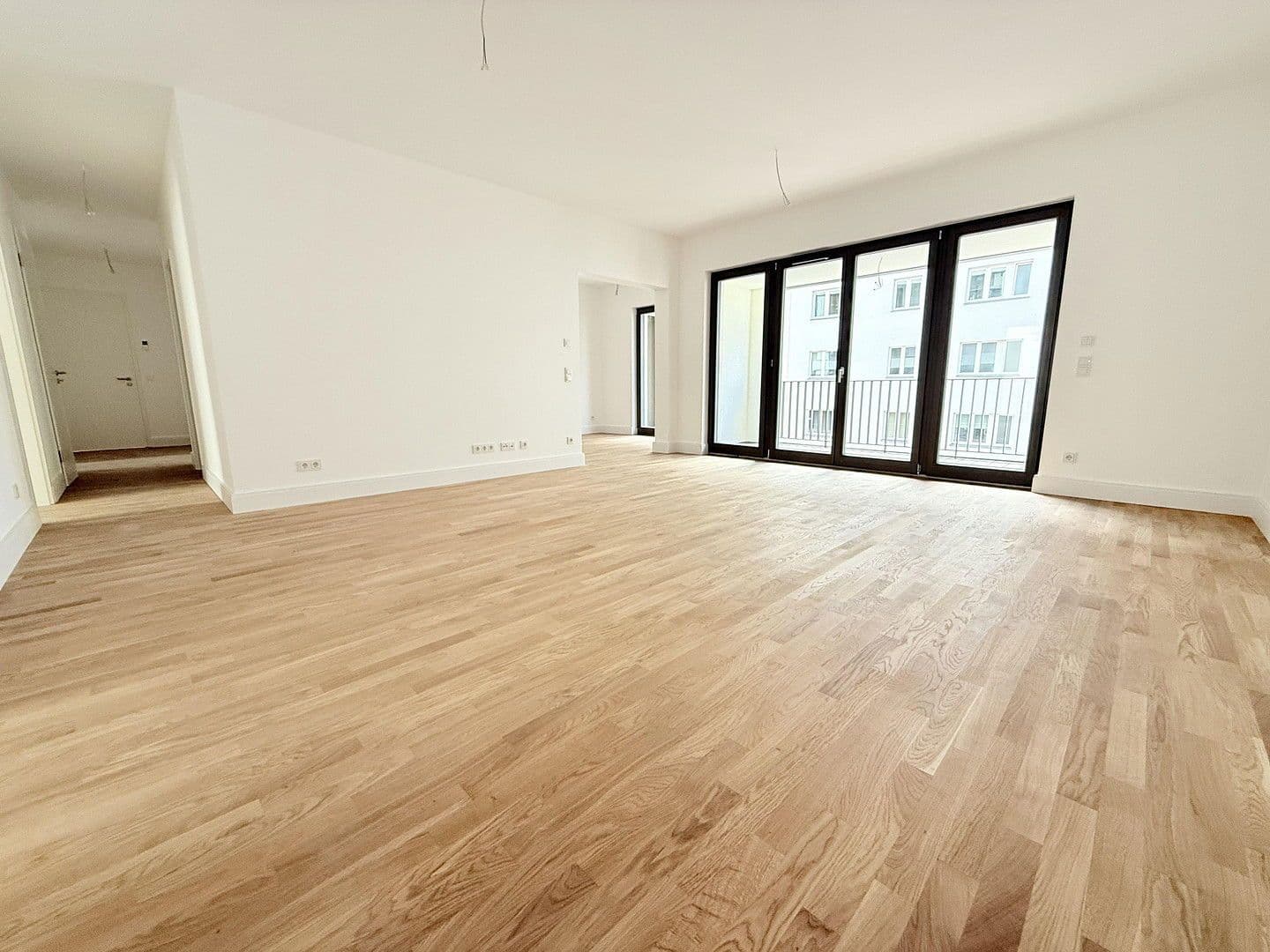 Predaj bytu 4-izbový 114 m², Hohenstaufenstraße 9, Berlin, Berlín Predaj bytu 4-izbový 114 m², Hohenstaufenstraße 9, Berlin, Berlín