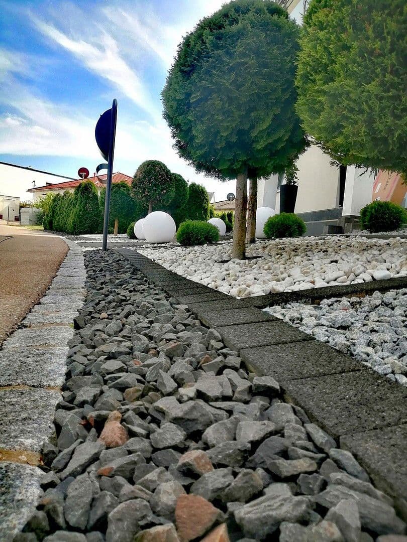 Prenájom domu 210 m², pozemek 670 m², Wilhermsdorf, Bavorsko Prenájom domu 210 m², pozemek 670 m², Wilhermsdorf, Bavorsko