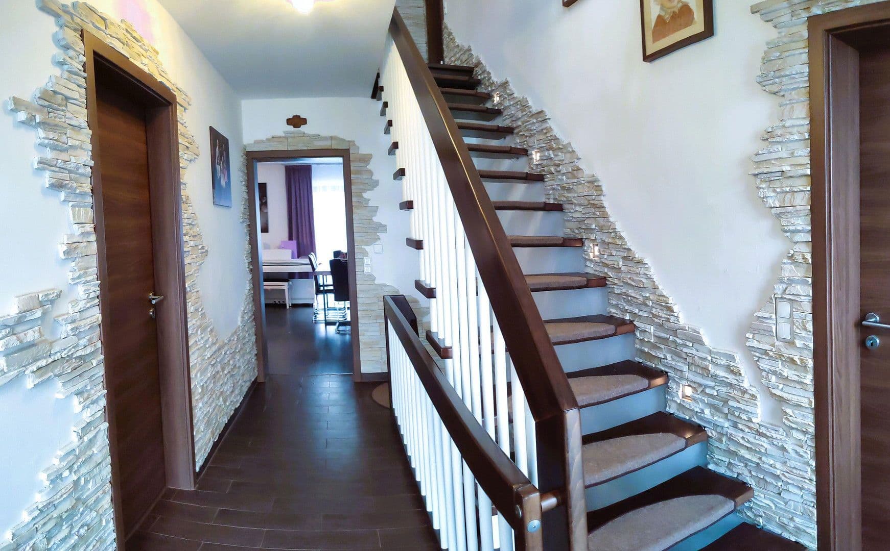 Prenájom domu 210 m², pozemek 670 m², Wilhermsdorf, Bavorsko Prenájom domu 210 m², pozemek 670 m², Wilhermsdorf, Bavorsko