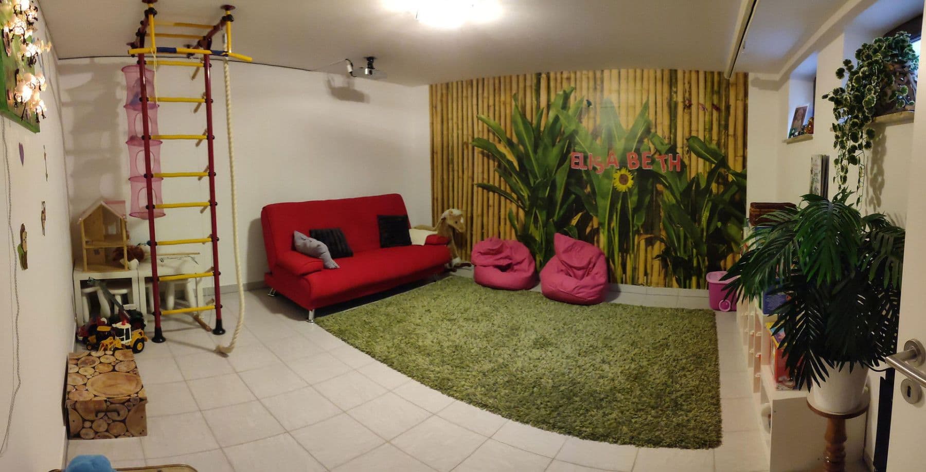 Prenájom domu 210 m², pozemek 670 m², Wilhermsdorf, Bavorsko Prenájom domu 210 m², pozemek 670 m², Wilhermsdorf, Bavorsko