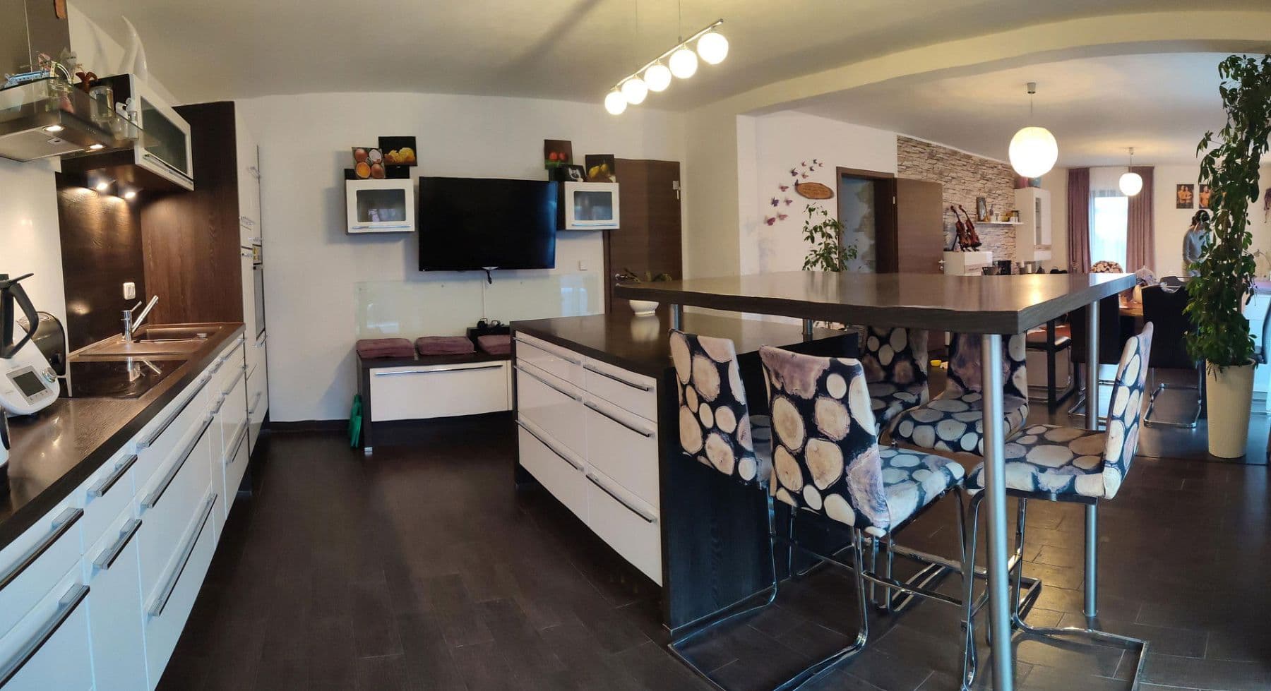 Prenájom domu 210 m², pozemek 670 m², Wilhermsdorf, Bavorsko Prenájom domu 210 m², pozemek 670 m², Wilhermsdorf, Bavorsko