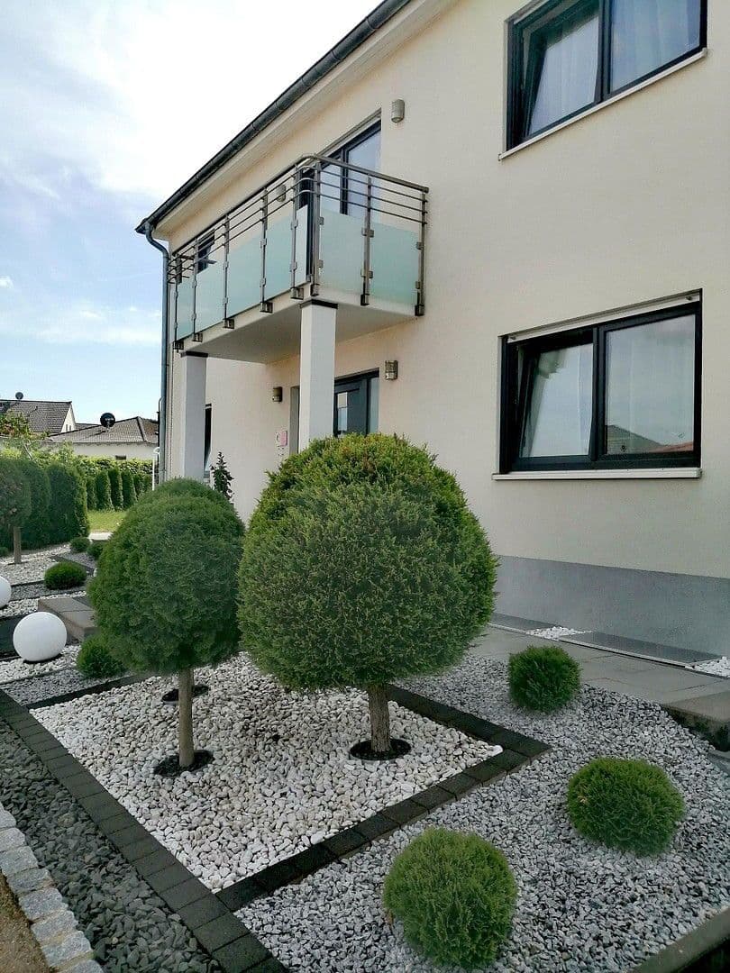 Prenájom domu 210 m², pozemek 670 m², Wilhermsdorf, Bavorsko Prenájom domu 210 m², pozemek 670 m², Wilhermsdorf, Bavorsko