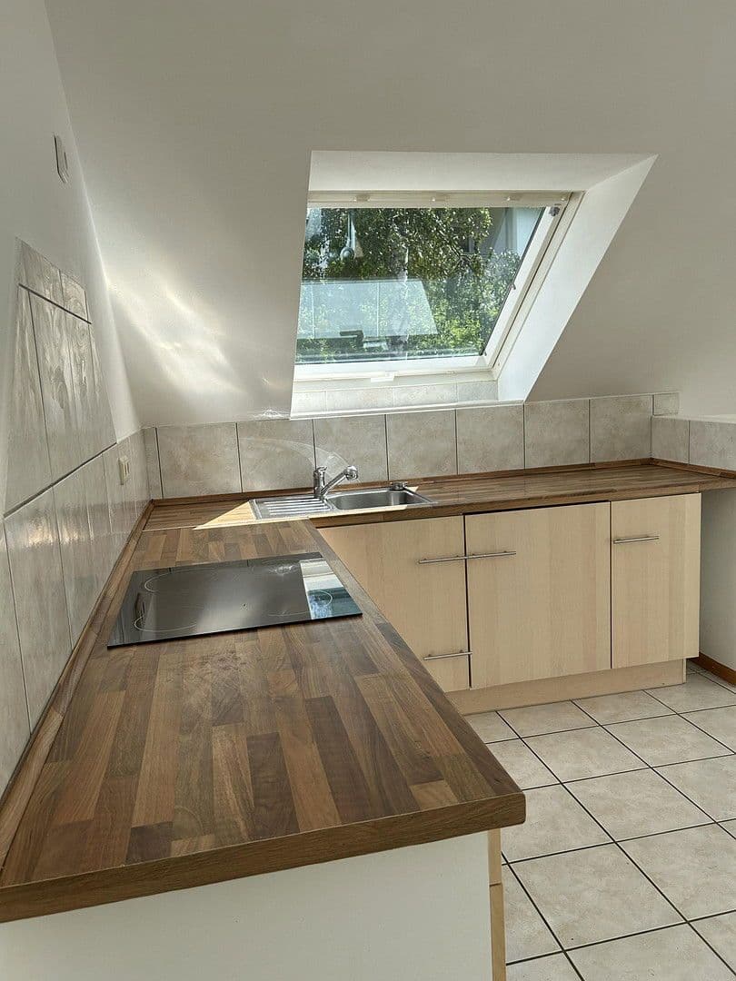 Prenájom bytu 2-izbový 70 m², Niedernhausen, Hesensko Prenájom bytu 2-izbový 70 m², Niedernhausen, Hesensko