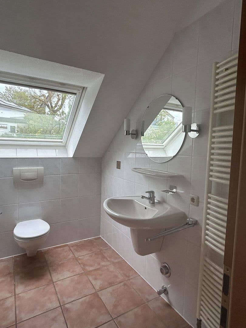 Prenájom bytu 2-izbový 70 m², Niedernhausen, Hesensko Prenájom bytu 2-izbový 70 m², Niedernhausen, Hesensko