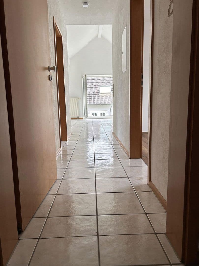 Prenájom bytu 2-izbový 70 m², Niedernhausen, Hesensko Prenájom bytu 2-izbový 70 m², Niedernhausen, Hesensko