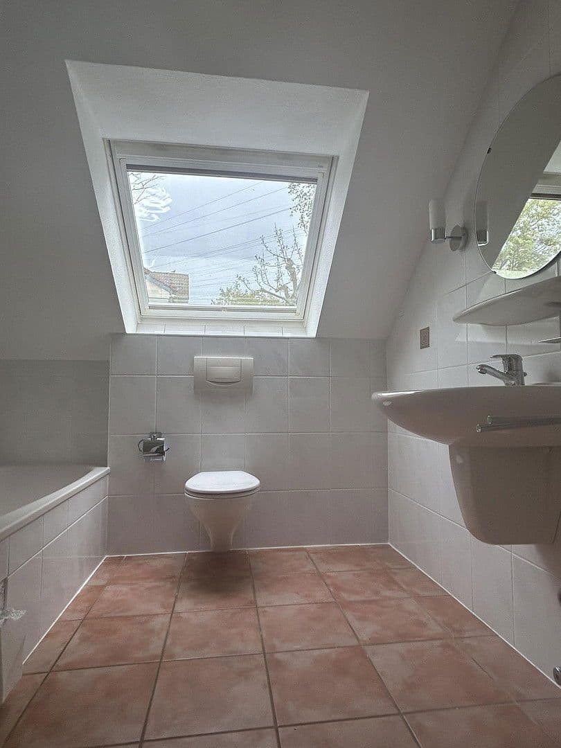 Prenájom bytu 2-izbový 70 m², Niedernhausen, Hesensko Prenájom bytu 2-izbový 70 m², Niedernhausen, Hesensko