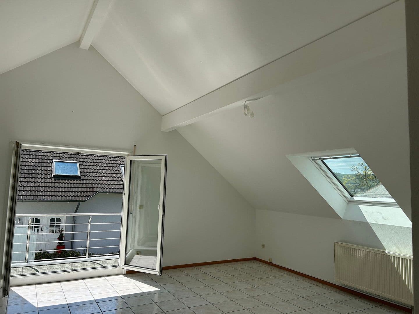 Prenájom bytu 2-izbový 70 m², Niedernhausen, Hesensko Prenájom bytu 2-izbový 70 m², Niedernhausen, Hesensko