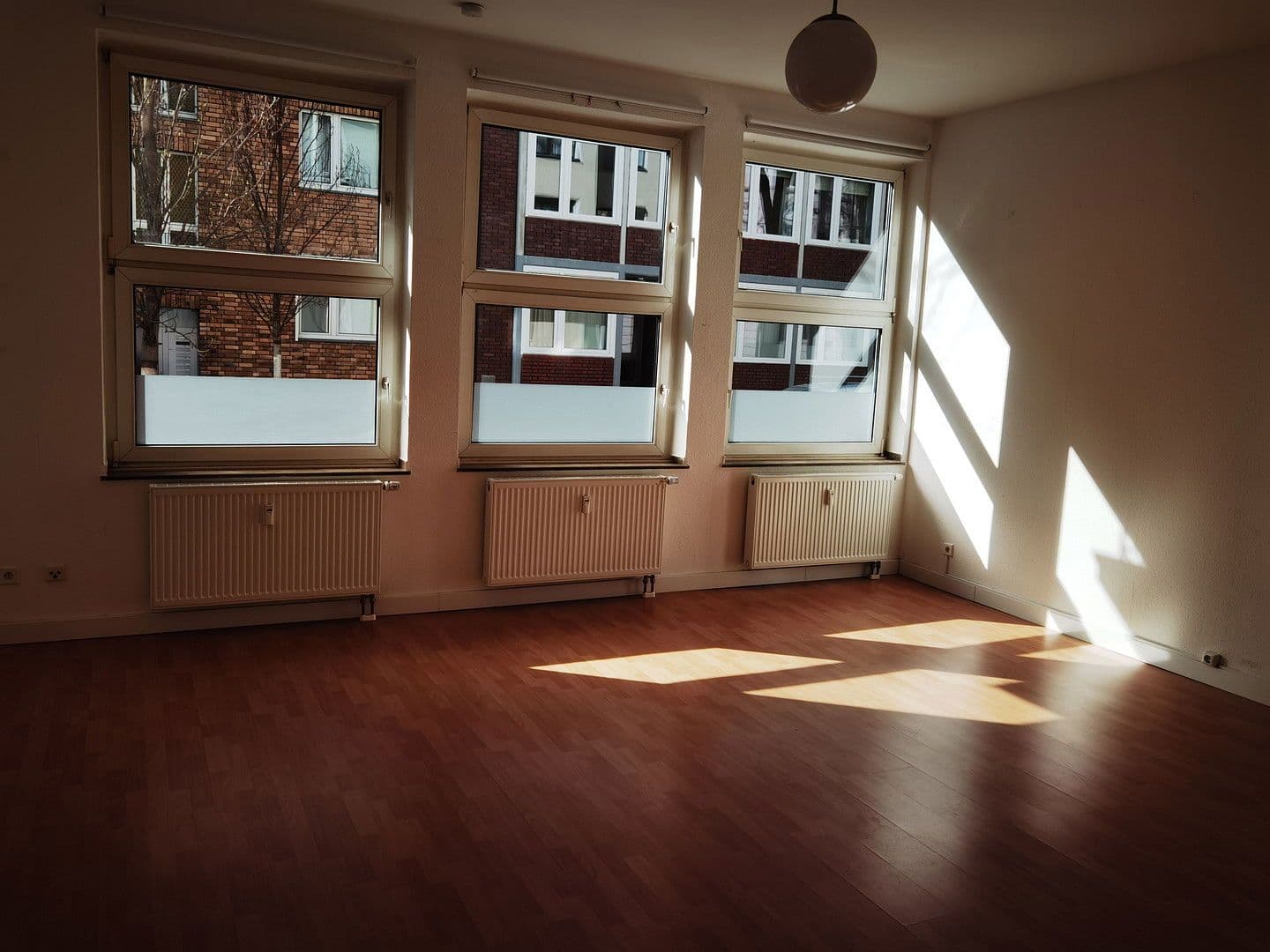 Predaj domu 485 m², pozemek 180 m², Düsseldorf - Bezirk 1, Severné Porýnie - Westfálsko Predaj domu 485 m², pozemek 180 m², Düsseldorf - Bezirk 1, Severné Porýnie - Westfálsko