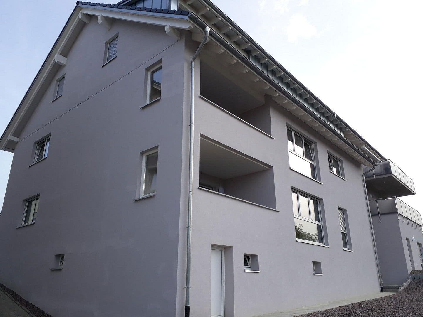Prenájom bytu 3-izbový 116 m², Zimmermannstrasse 19, Laufenburg (Baden), Bádensko-Wurttembersko Prenájom bytu 3-izbový 116 m², Zimmermannstrasse 19, Laufenburg (Baden), Bádensko-Wurttembersko