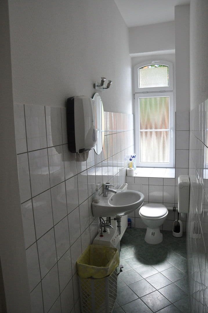 Prenájom kancelárie 91 m², Gartenstraße 70, Radebeul, Sasko Prenájom kancelárie 91 m², Gartenstraße 70, Radebeul, Sasko