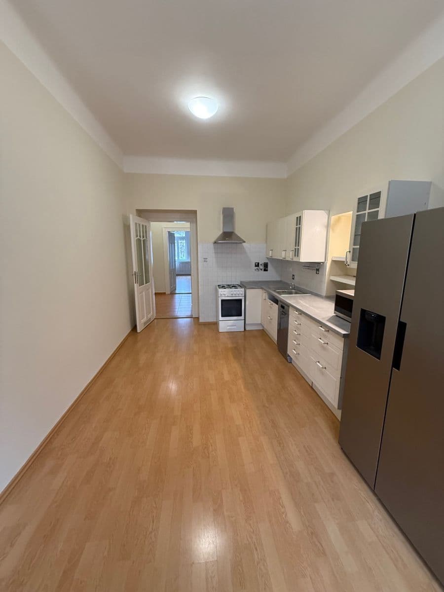 Prenájom bytu 2-izbový 80 m², Ruská, Praha, Praha Prenájom bytu 2-izbový 80 m², Ruská, Praha, Praha