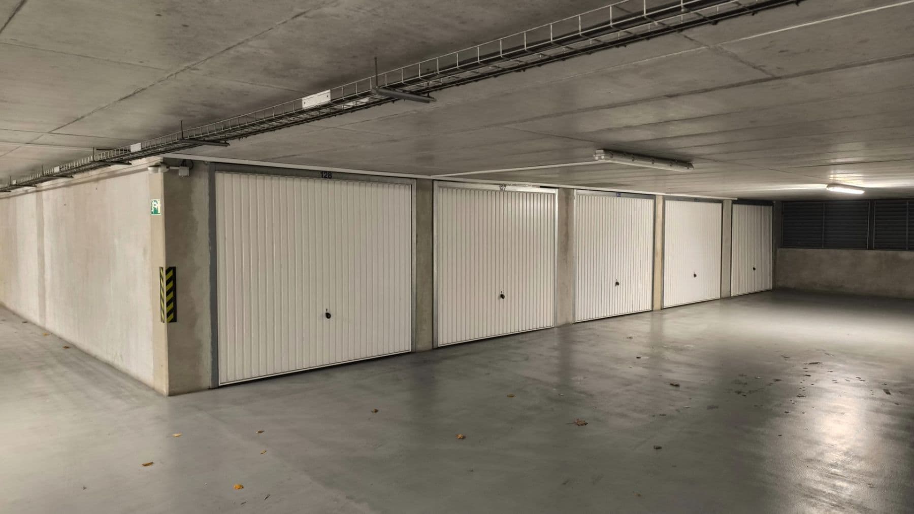 Prenájom garáže 16 m², Archeologická, Praha, Praha Prenájom garáže 16 m², Archeologická, Praha, Praha