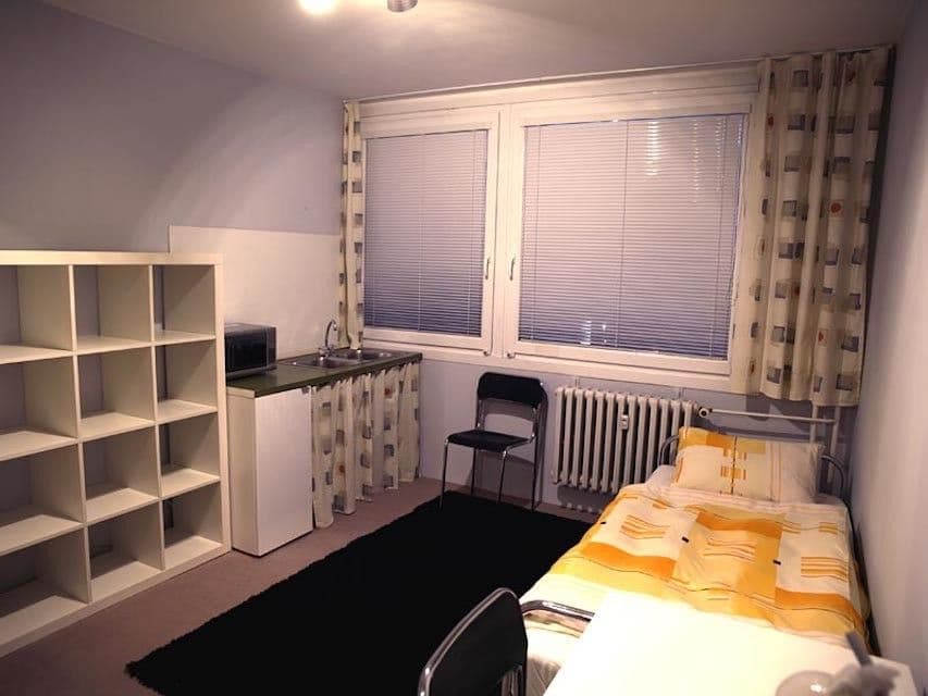 Prenájom bytu 3-izbový 14 m², Tovární, Praha, Praha Prenájom bytu 3-izbový 14 m², Tovární, Praha, Praha