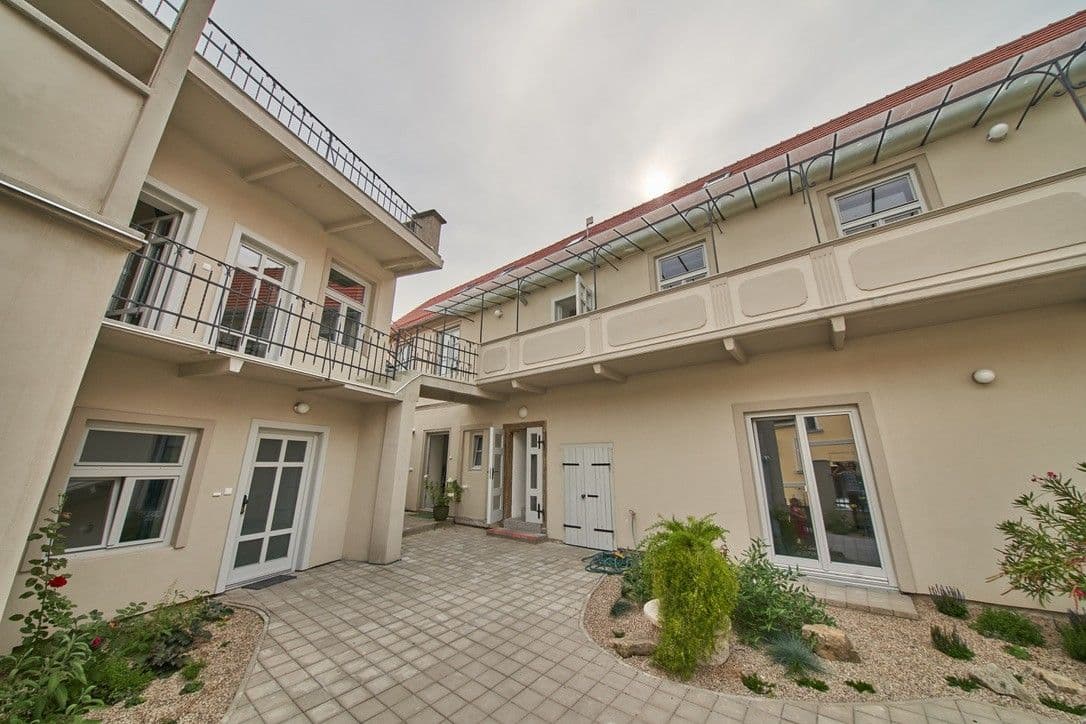 Prenájom bytu 1-izbový 57 m², Mariánské náměstí, Brandýs nad Labem-Stará Boleslav, Středočeský kraj Prenájom bytu 1-izbový 57 m², Mariánské náměstí, Brandýs nad Labem-Stará Boleslav, Středočeský kraj