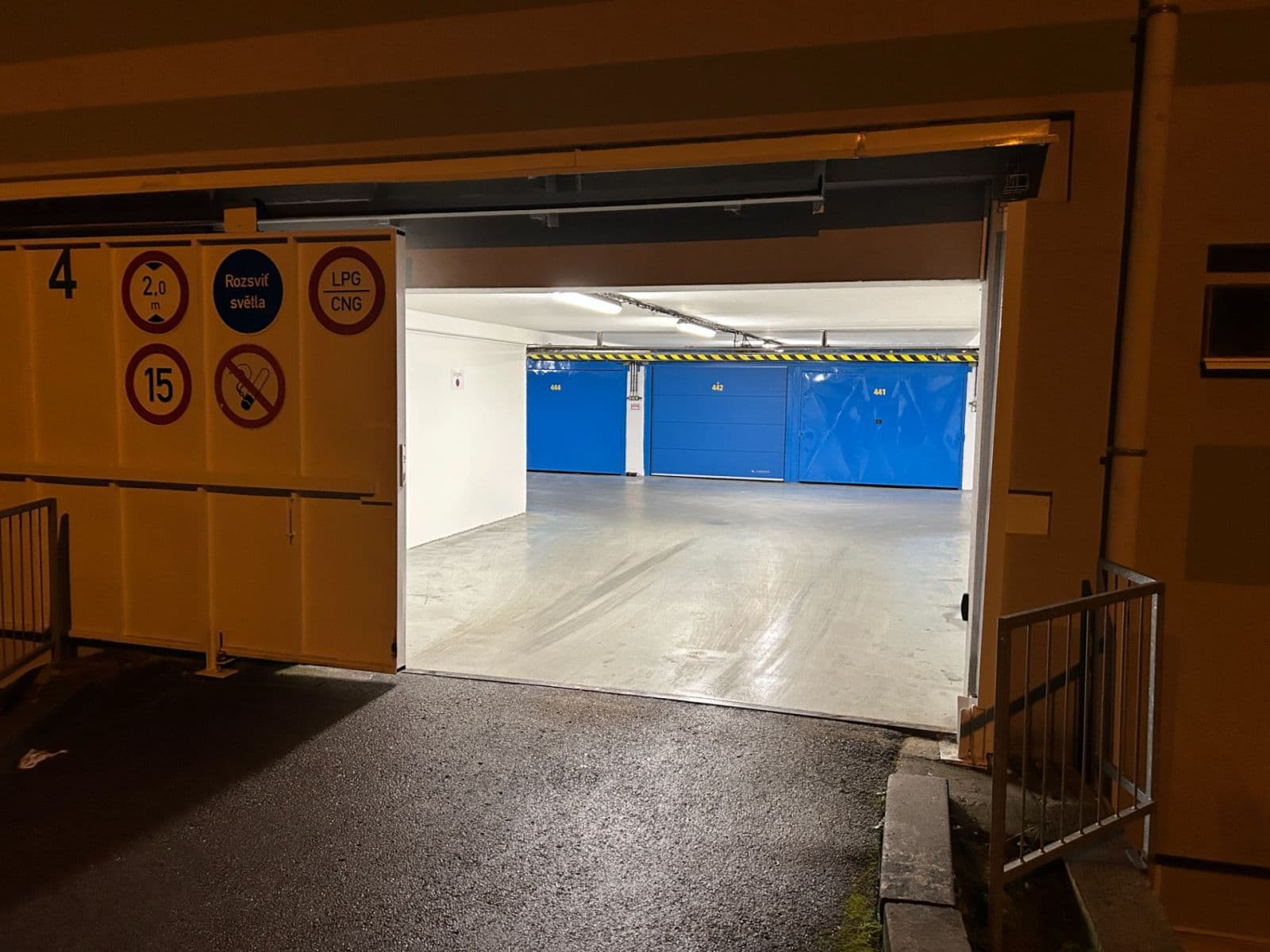 Predaj garáže 18 m², Borského, Praha, Praha Predaj garáže 18 m², Borského, Praha, Praha