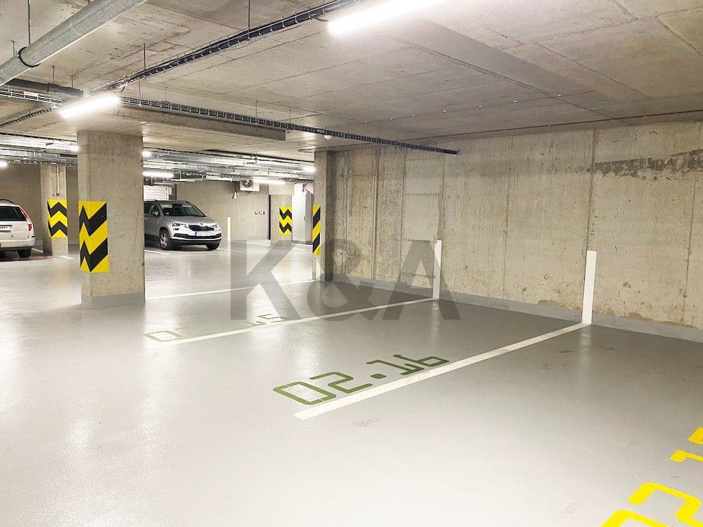 Prenájom bytu 3-izbový 92 m², Grafická, Praha, Praha Prenájom bytu 3-izbový 92 m², Grafická, Praha, Praha