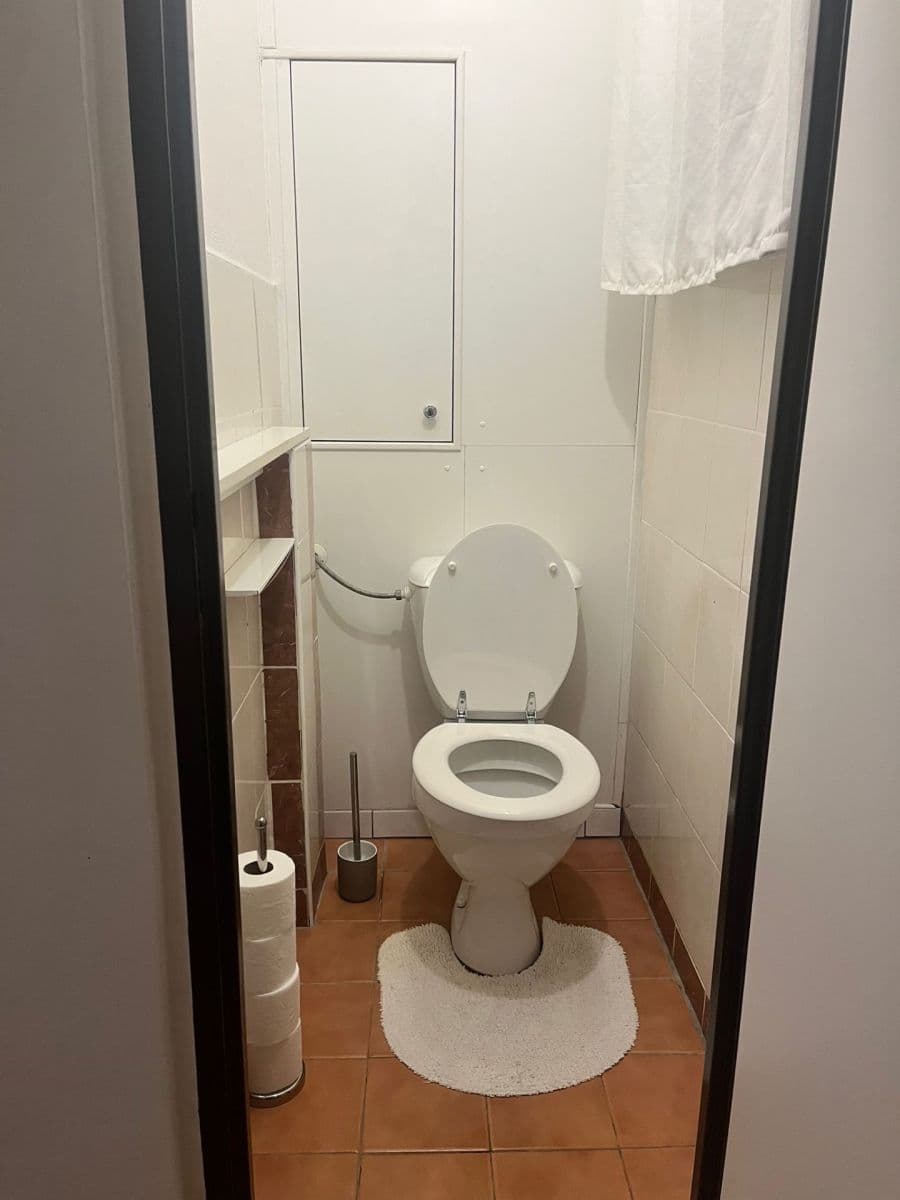 Prenájom bytu 2-izbový 57 m², Bratří Čapků, Valašské Meziříčí, Zlínský kraj Prenájom bytu 2-izbový 57 m², Bratří Čapků, Valašské Meziříčí, Zlínský kraj