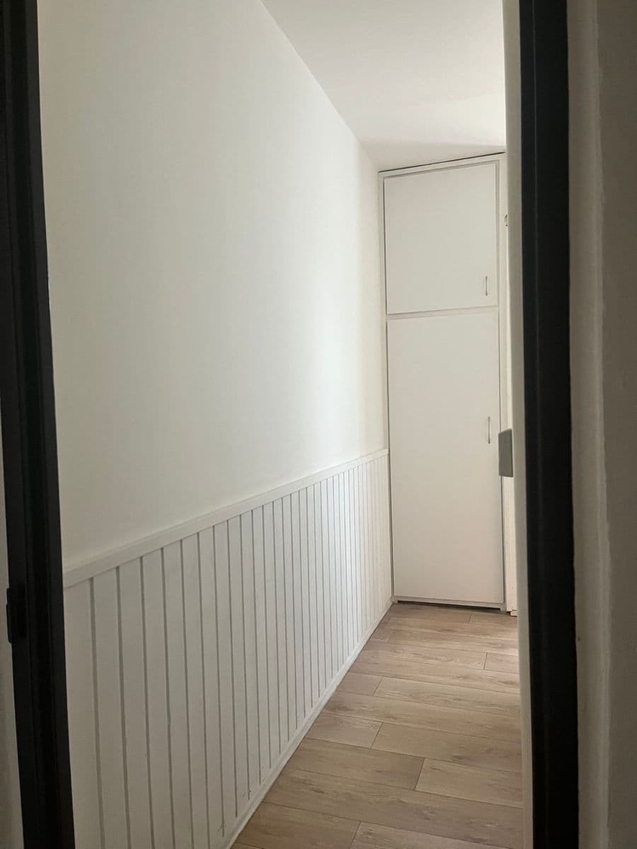 Prenájom bytu 2-izbový 57 m², Bratří Čapků, Valašské Meziříčí, Zlínský kraj Prenájom bytu 2-izbový 57 m², Bratří Čapků, Valašské Meziříčí, Zlínský kraj