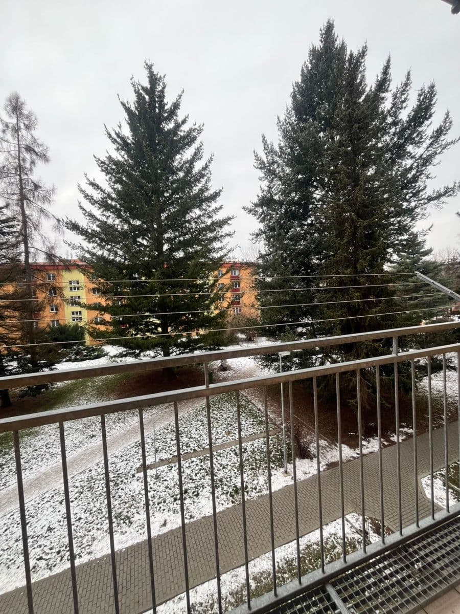 Prenájom bytu 2-izbový 57 m², Bratří Čapků, Valašské Meziříčí, Zlínský kraj Prenájom bytu 2-izbový 57 m², Bratří Čapků, Valašské Meziříčí, Zlínský kraj